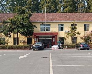 湖北江漢某工程有限公司內外墻施工