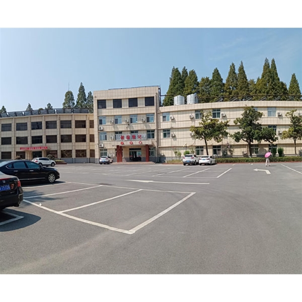 湖北江漢某公司辦公大樓外墻施工